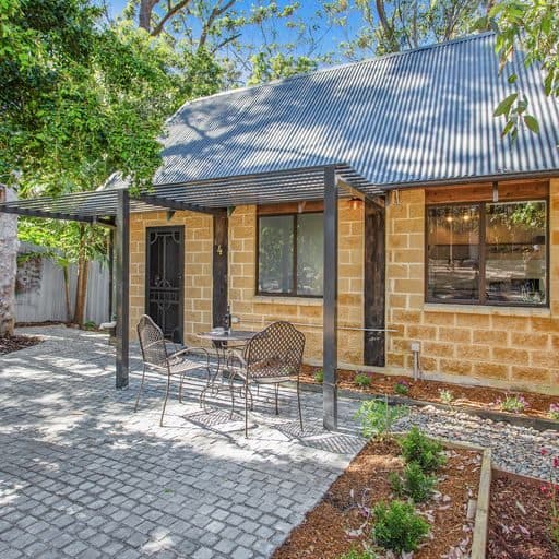 The Barn at Serenity 222 — characterful two-bedroom retreat in the bushland at St Georges Basin